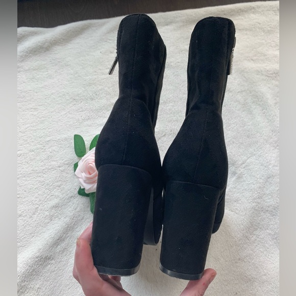 Anne Klein Donna Faux Suede Heeled Ankle Boots - Picture 6 of 12